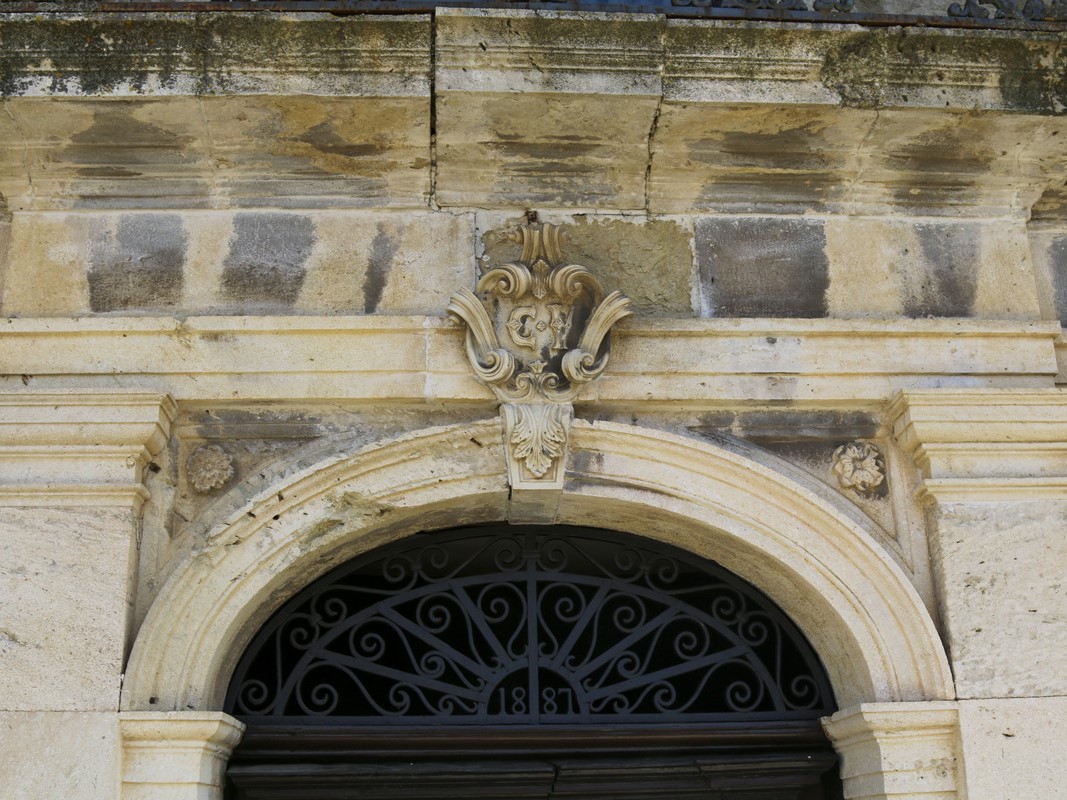 Image of the details of the main door of the palace in Gangi Sicily