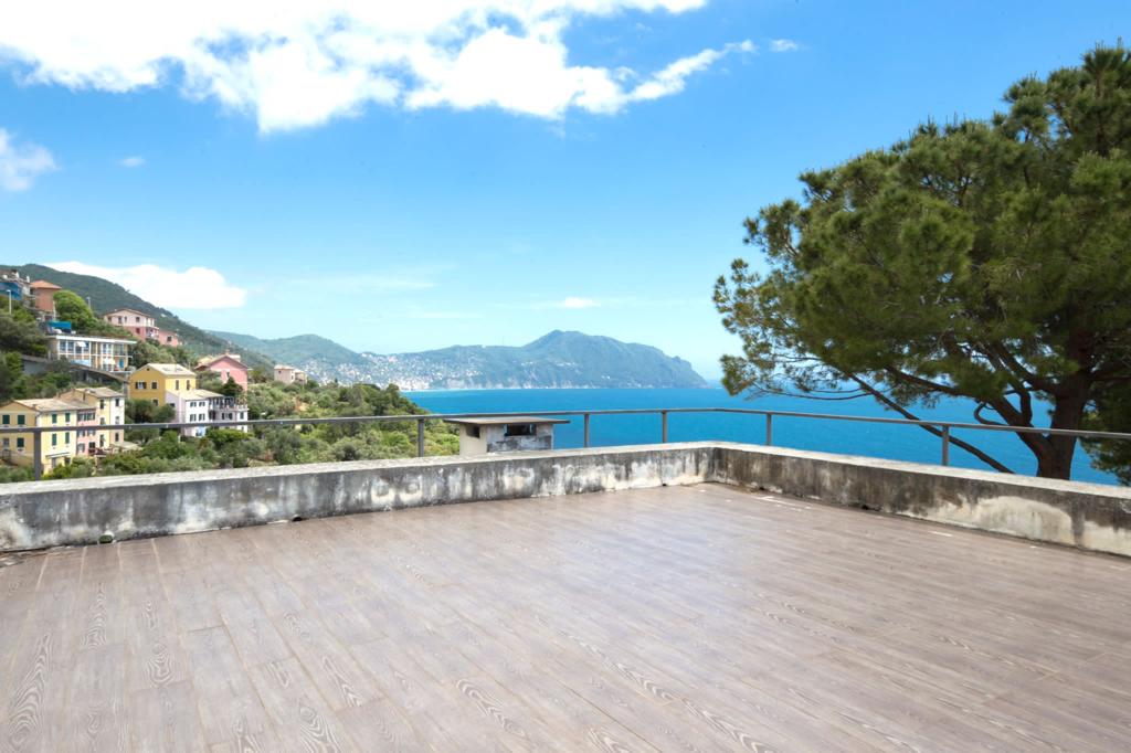 Image of the terrace in the Italian villa