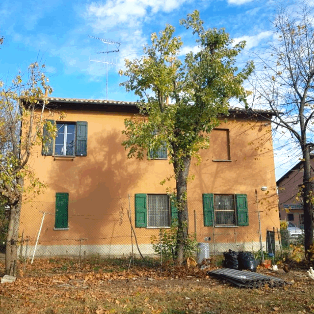 Image of the old villa entrance before restoration